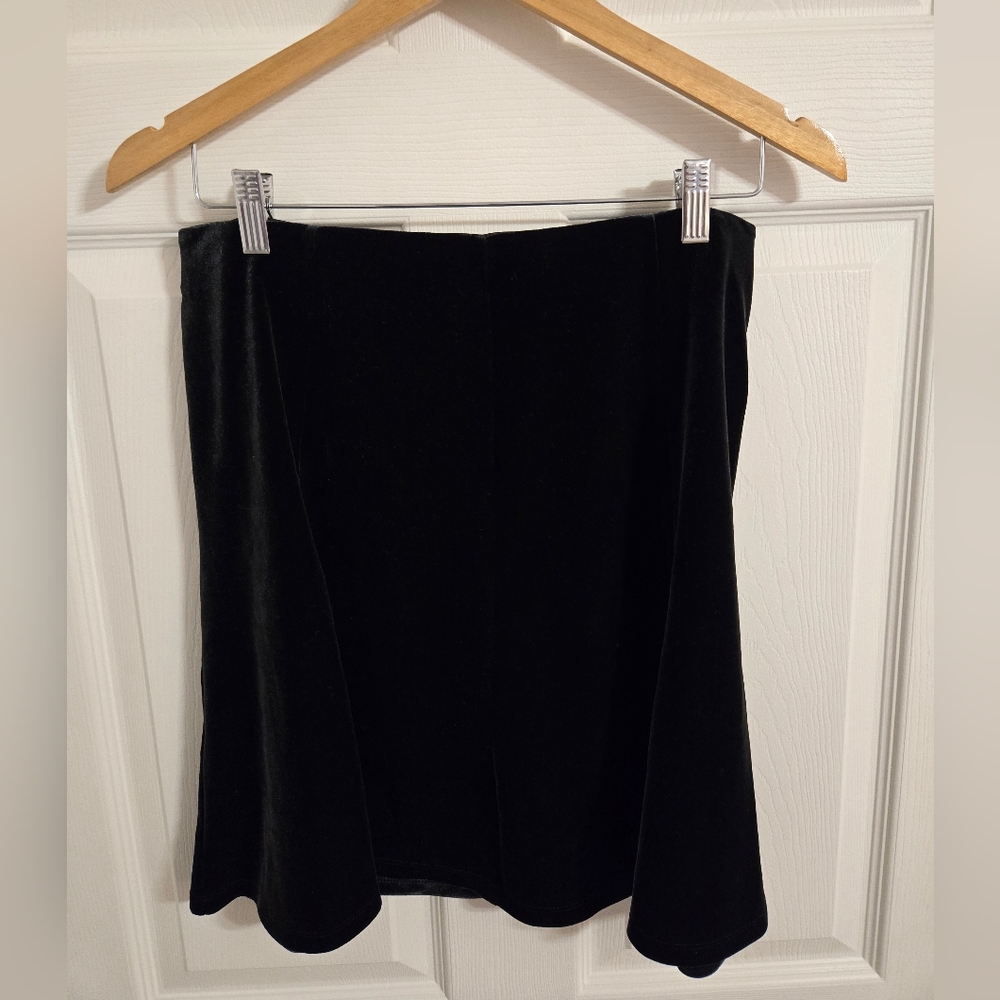 GAP Black Velvet Short Skirt Size Medium